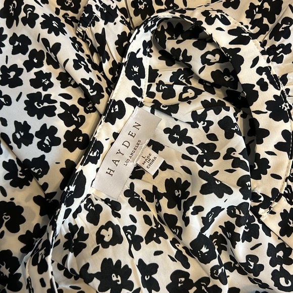 Hayden | Black&White Floral Button Up Blouse - Picture 9 of 9